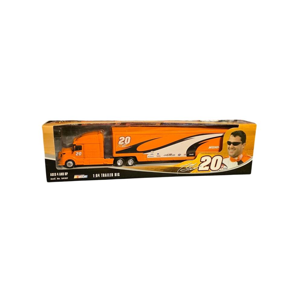 Tony Stewart #20 Home Depot MBNA 2004 Winner's Circle 1:64 Trailer Rig Hauler